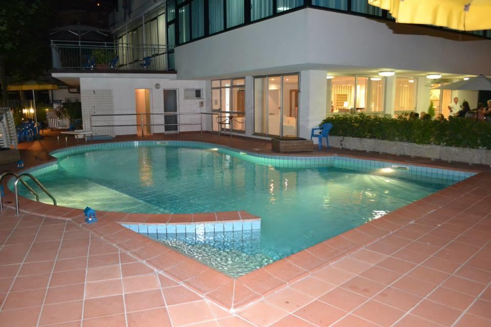 צ'סנטיקו Hotel Mario מראה חיצוני תמונה